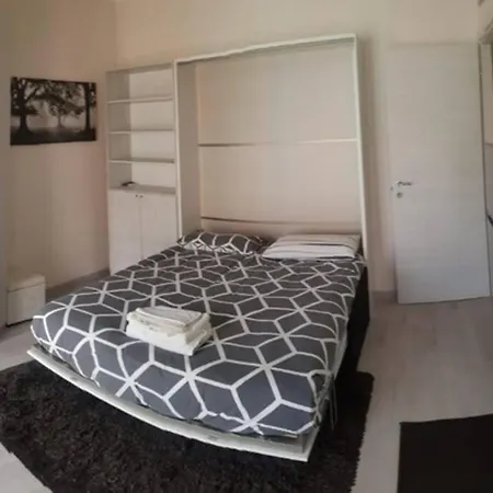 Apartment Fondazione Prada Metro Corvetto Splendido Monolocale Ristrutturato Ben Arredato Milan